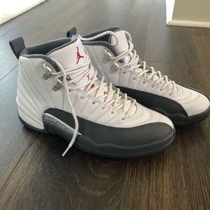 AIR JORDAN 12 RETRO men’s size 8